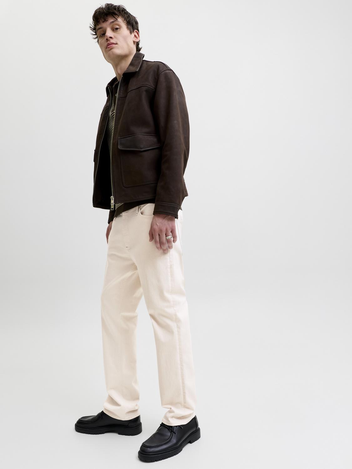 model_shot-creative